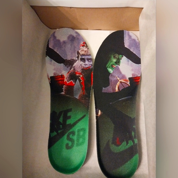 Nike SB Dunk Low Wizard of OZ Poppy Field - Picture 4 of 5